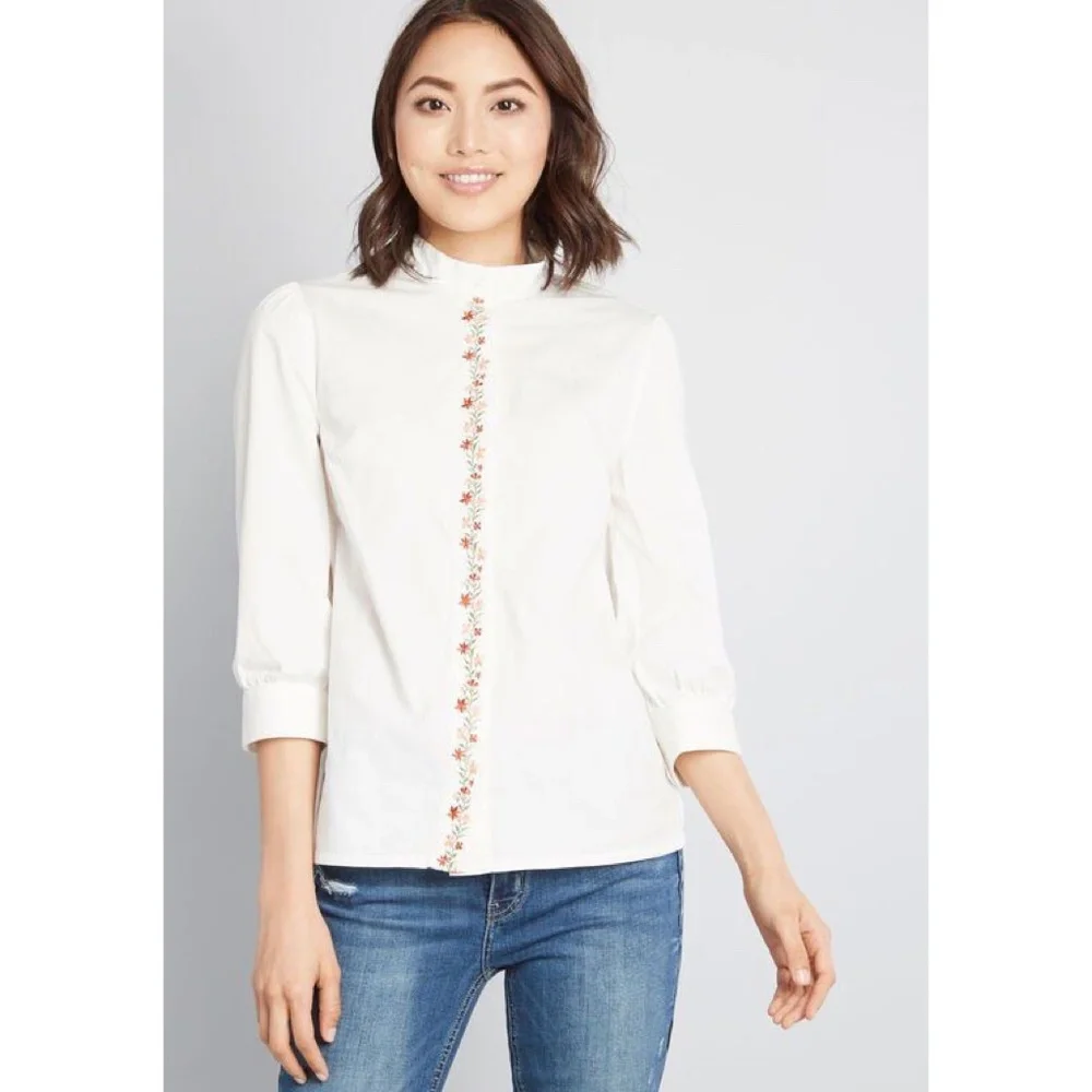 NWT!! MODCLOTH Embroidered Thriving Trellis White Blouse Button Down ~ Large